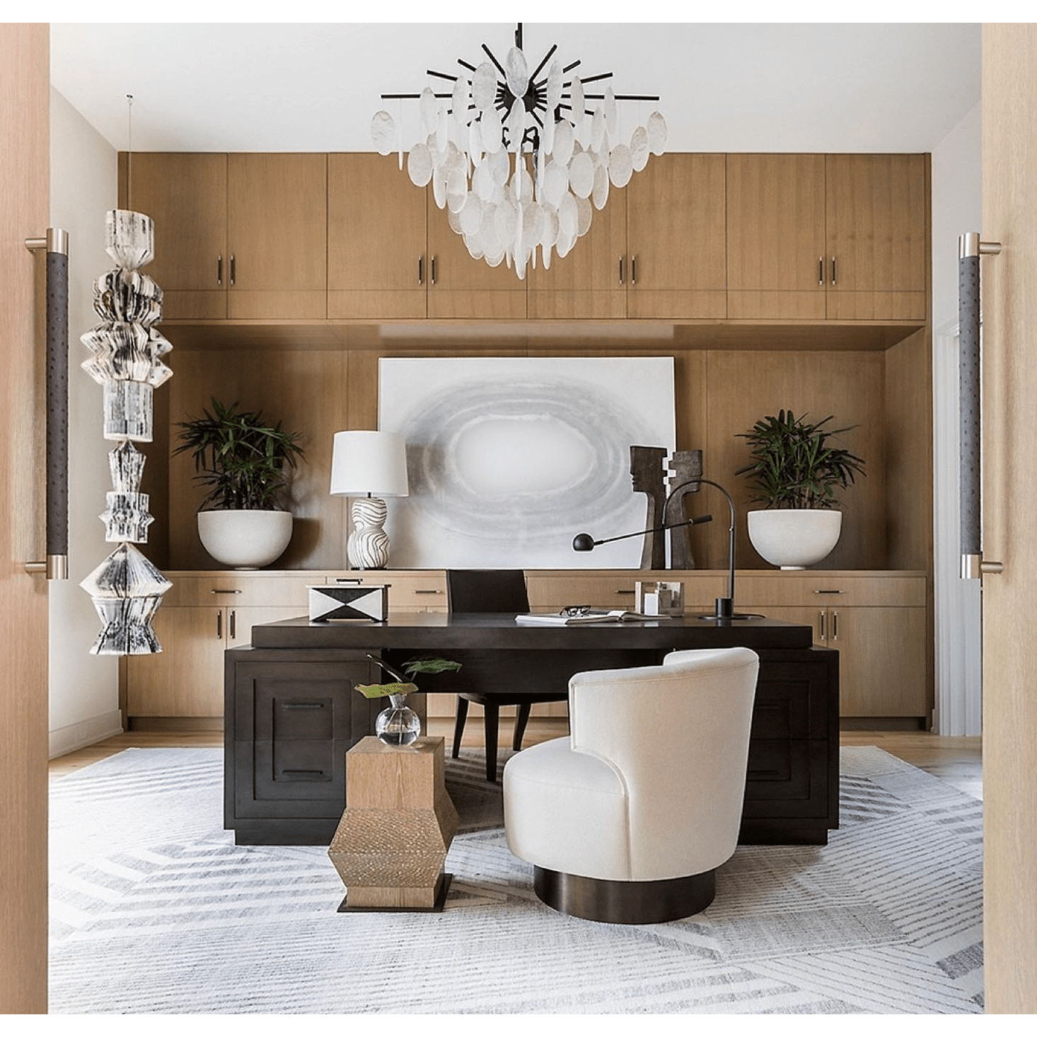 Desks That Define Your Workspace: A Guide to Function, Style, and Elevated Productivity