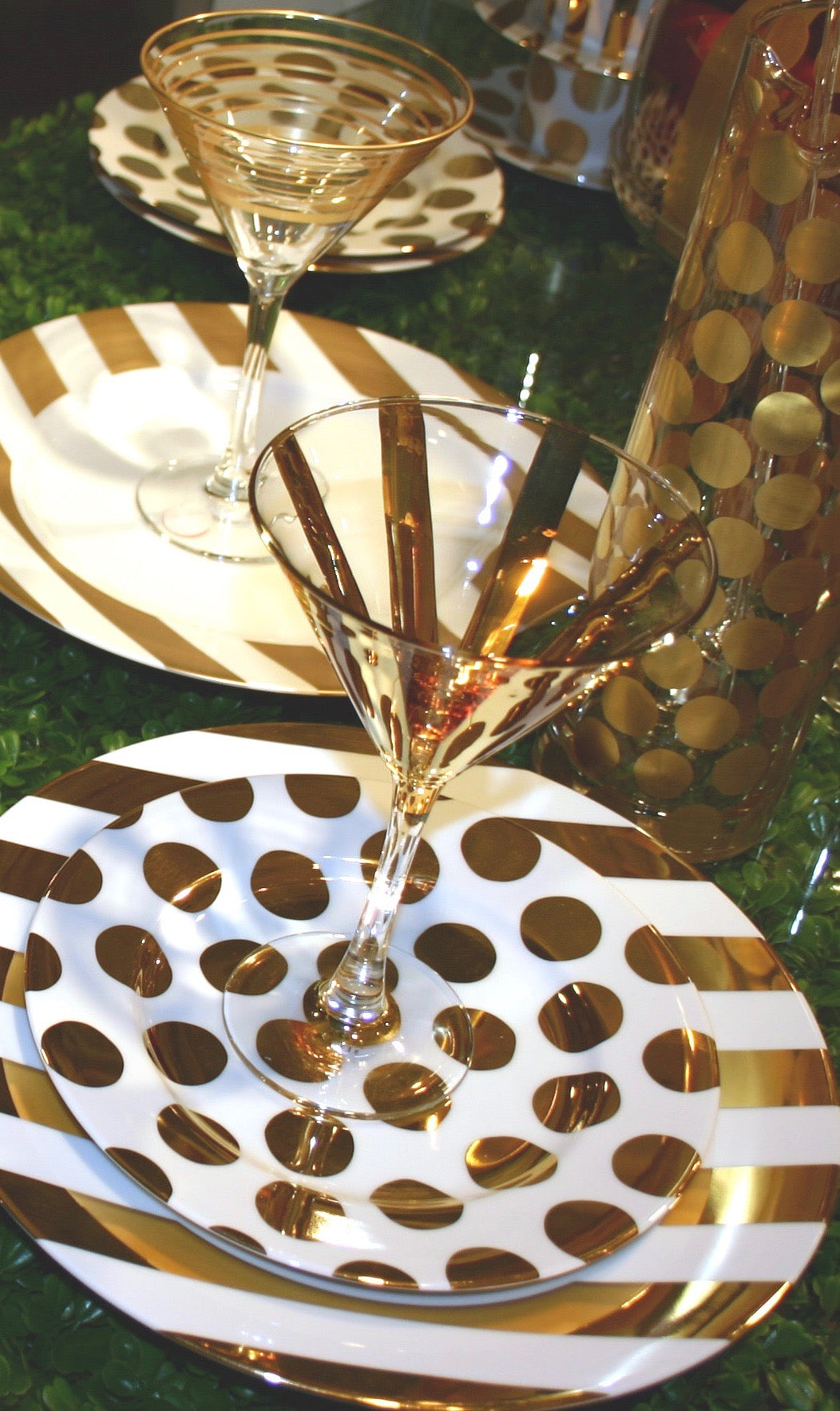 Dining & Entertaining: Tableware & Hosting Essentials