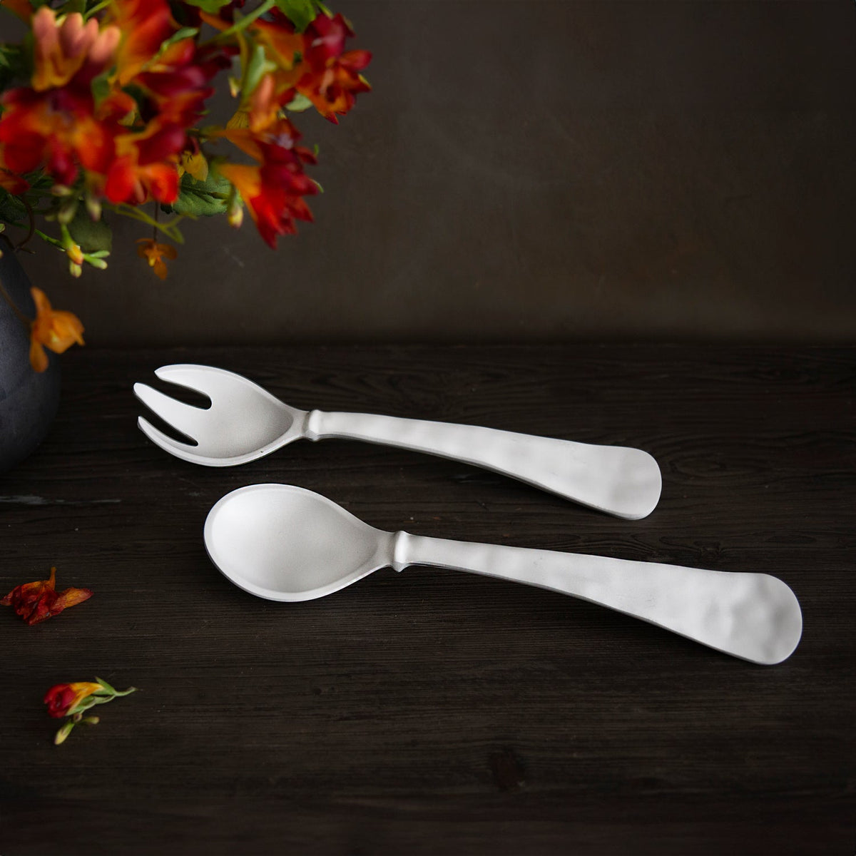 Vida Nube Large Salad Servers (White) - Handle Detail | Bone & Brass