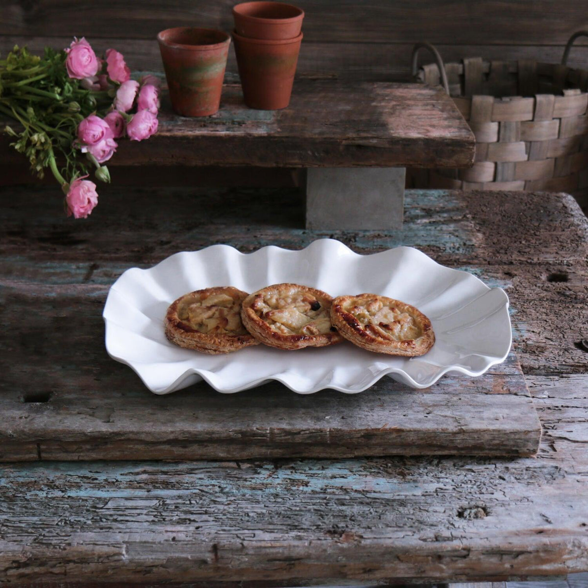Vida White Bloom Large Oval Serving Platter - Platter Detail | Bone & Brass