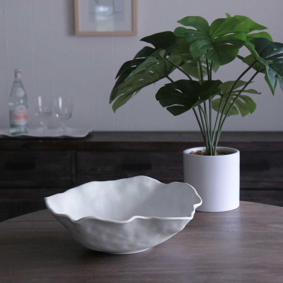 Vida Nube Large Round Bowl (White) - Bowl Detail | Bone & Brass