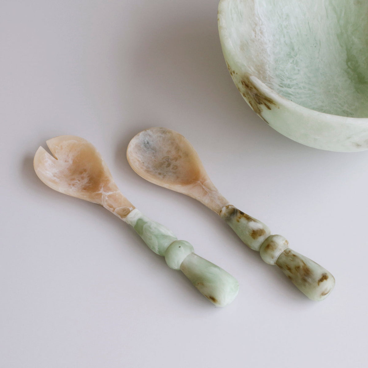 Resin Giada Salad Servers Jade Swirl - Set Detail | Bone & Brass