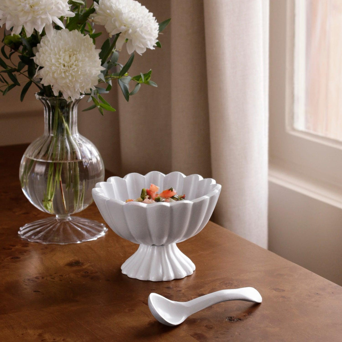 Vida Vienna Mini Pedestal Spoon White - Pedestal Detail | Bone & Brass