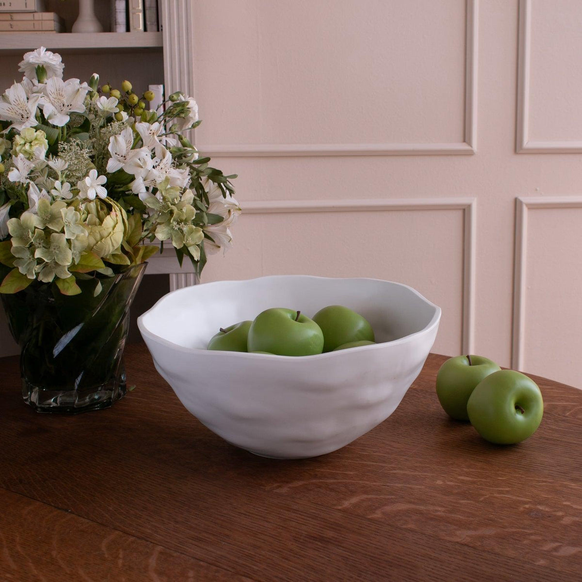 Vida Nube Large Deep Round Bowl White - Bowl Detail | Bone & Brass