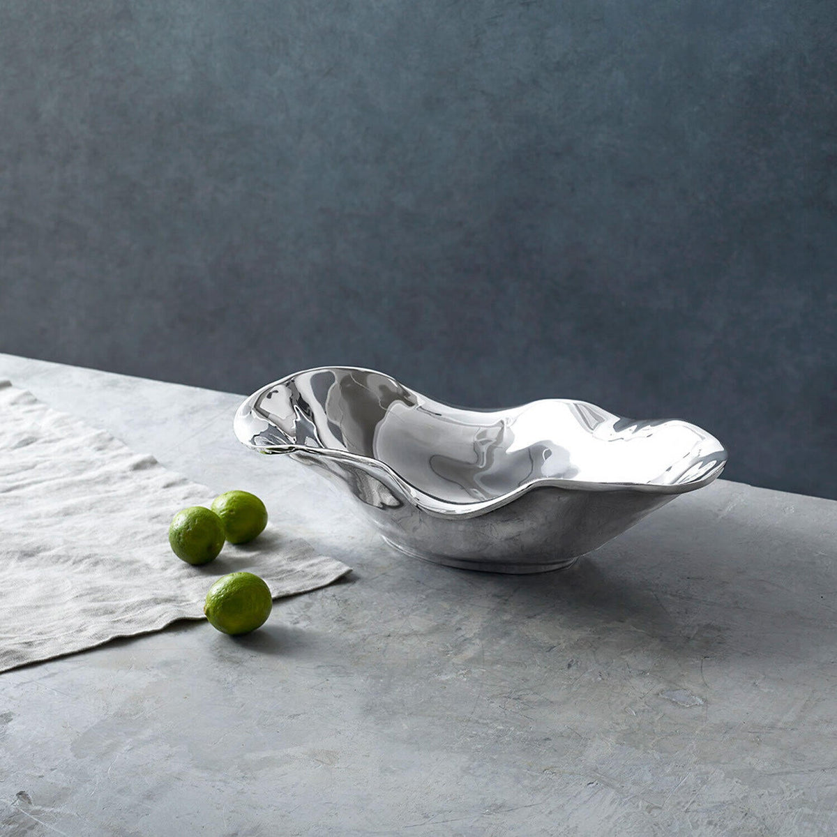 Vento Medium Oval Serving Bowl - Bowl Detail | Bone & Brass