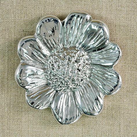 Giftables Garden Marigold Weight - Weight Detail | Bone & Brass