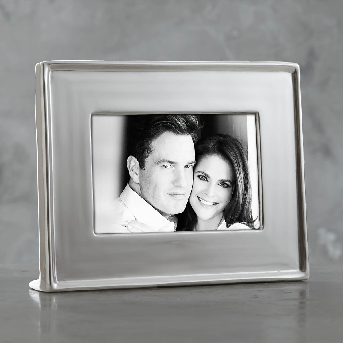 Frame Jason 4 x 6 Horizontal Frame - Frame Detail | Bone & Brass