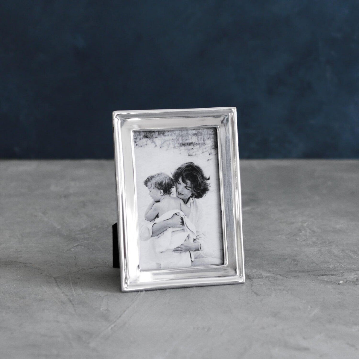 Giftables Jason 4 x 6 Vertical Frame - Frame Detail | Bone & Brass
