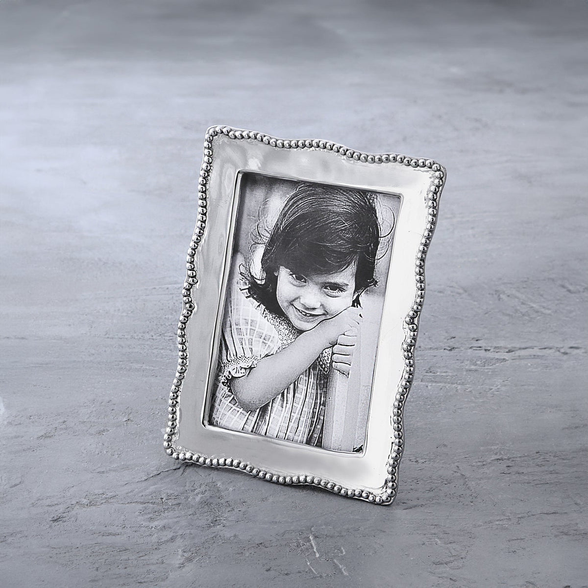 Giftables Pearl Denisse 4 x 6 Frame - Frame Detail | Bone & Brass