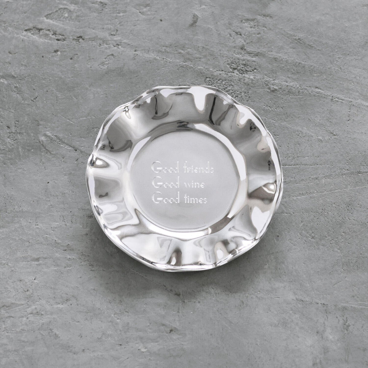 Giftables Vento Wine Plate "Good friends, Good wine, Good times" - Plate Detail | Bone & Brass