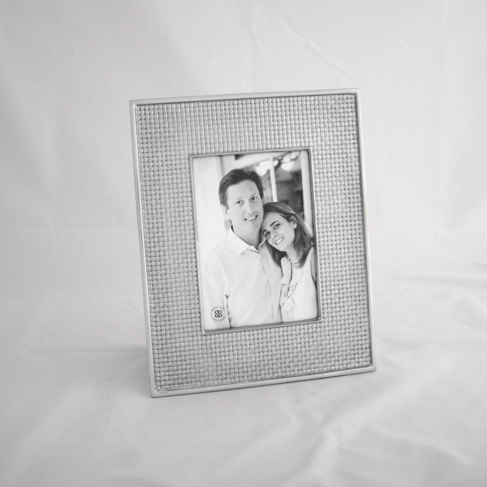 Frame Tiffany 5 x 7 - Frame Corner Detail | Bone & Brass