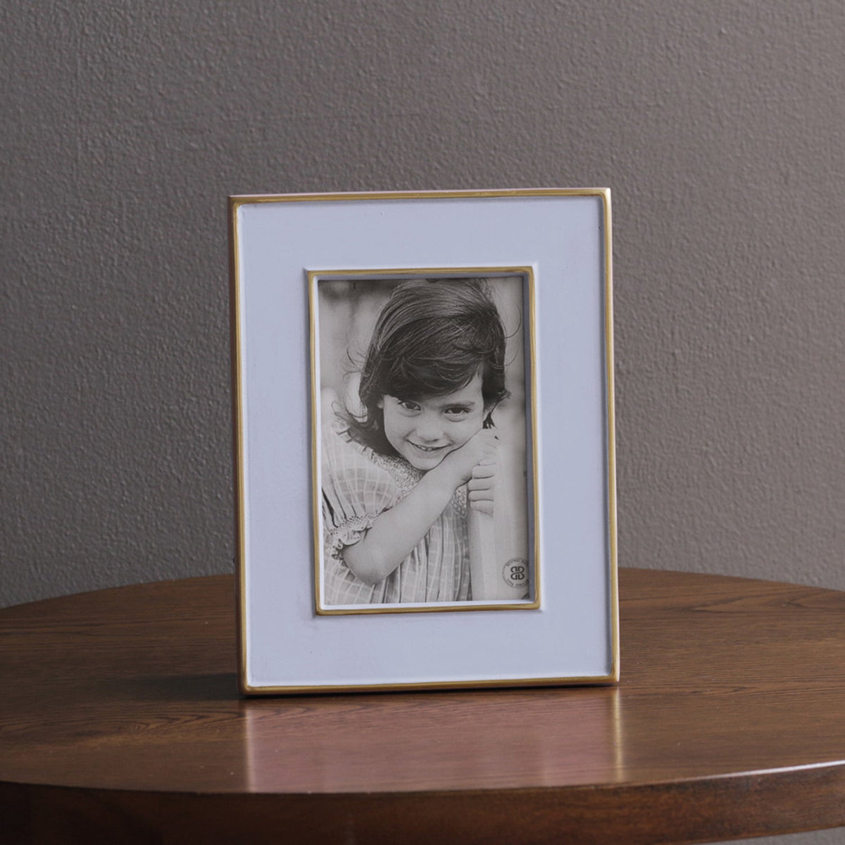 Frame Encanto Jason 4 x 6 (Periwinkle) - Frame Corner Detail | Bone & Brass
