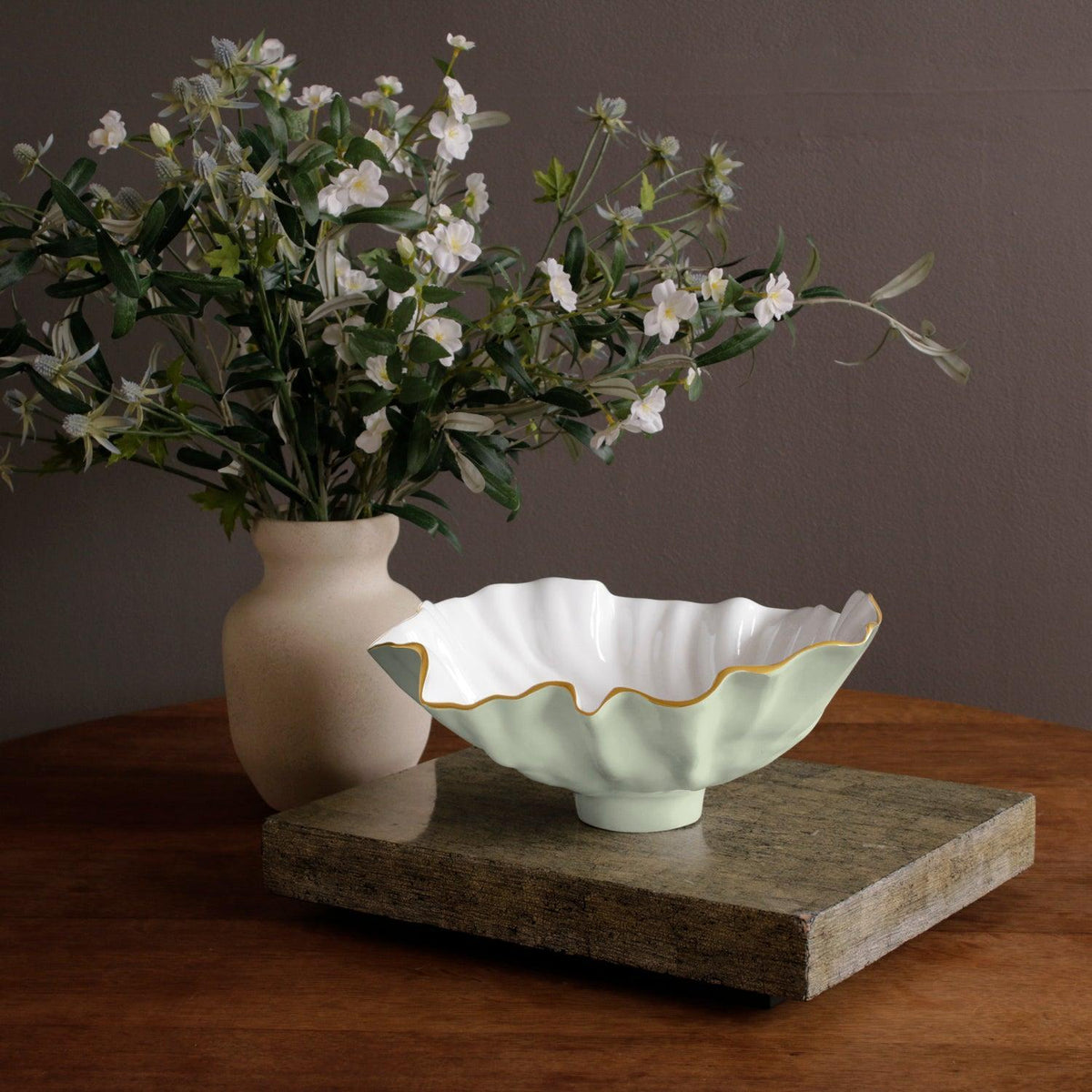 Encanto Bloom Medium Bowl (Pistachio White) - Bowl Detail | Bone & Brass