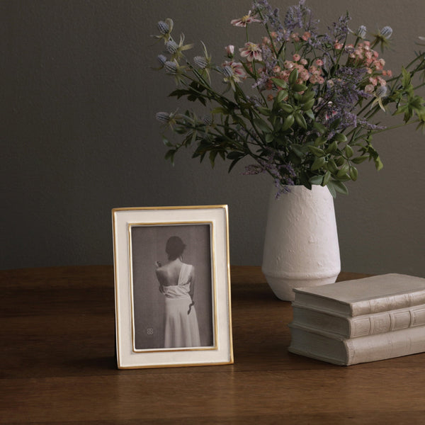 Frame Encanto Jason 4 x 6 (Cream) - Frame Detail | Bone & Brass