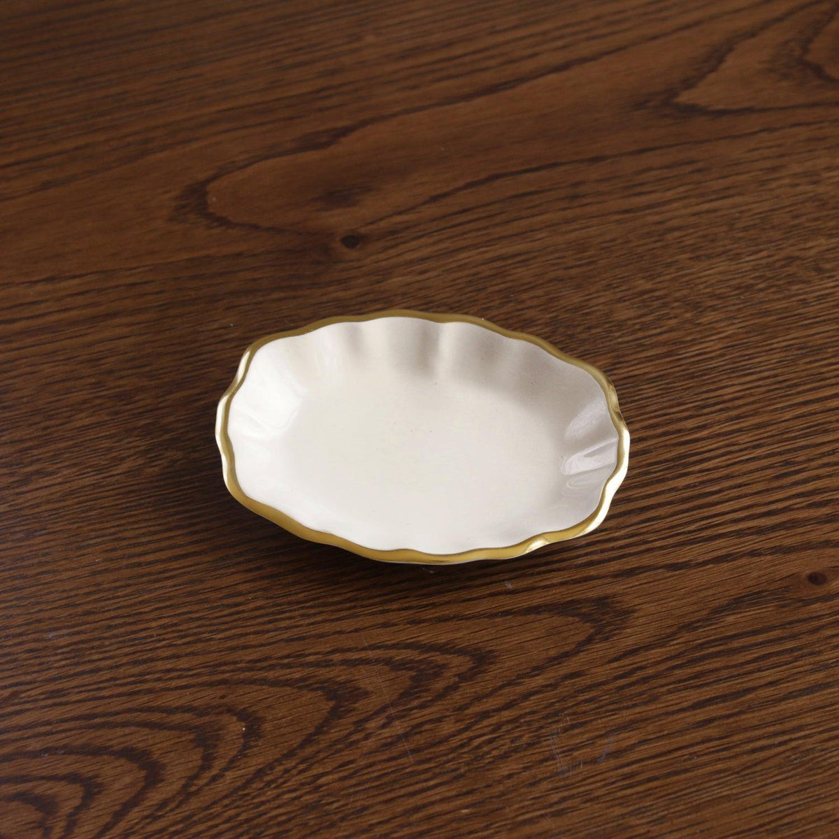 Encanto Ring Holder (Cream) - Close Up | Bone & Brass