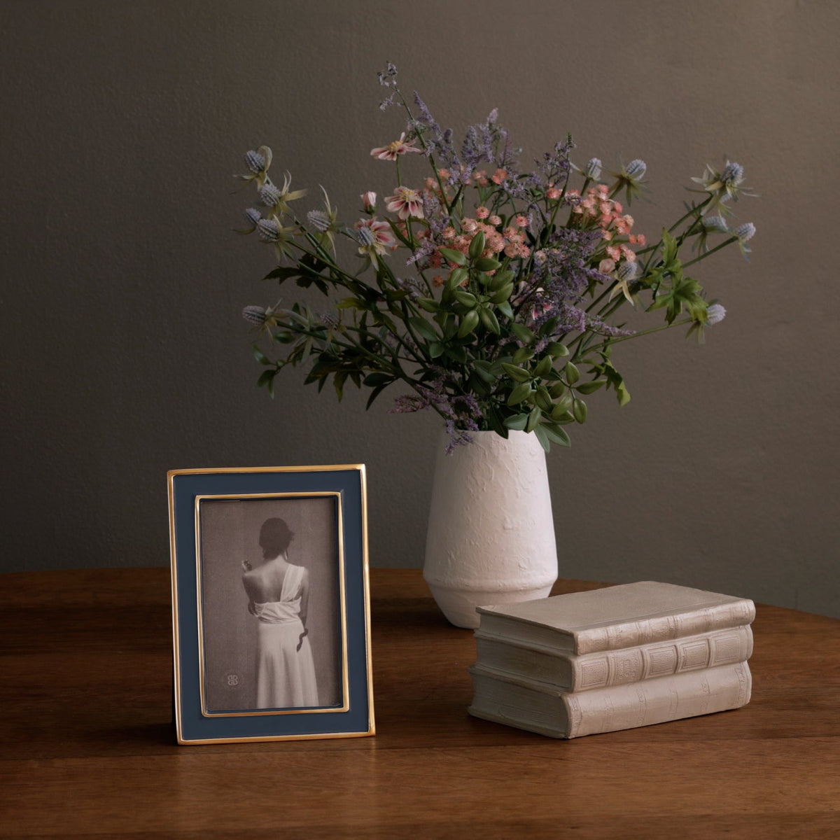 Frame Encanto Jason 4 x 6 (Midnight) - Frame Detail | Bone & Brass