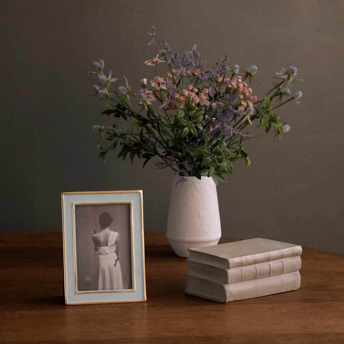 Frame Encanto Jason 4 x 6 (Slate) - Frame Detail | Bone & Brass