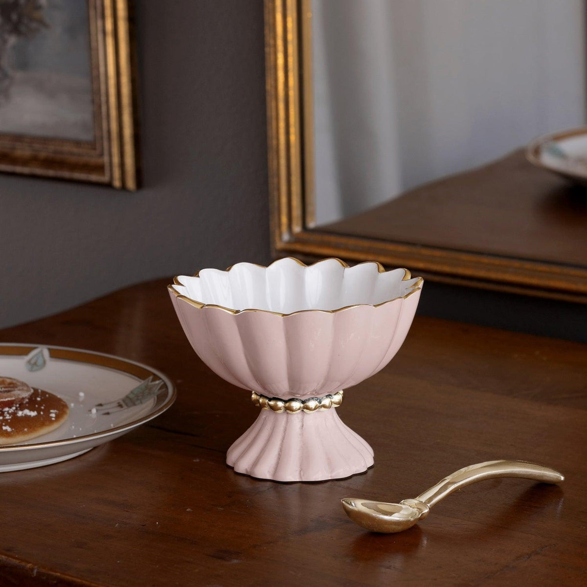 Encanto Vienna Mini Pedestal Spoon (Camellia White) - Pedestal Detail | Bone & Brass