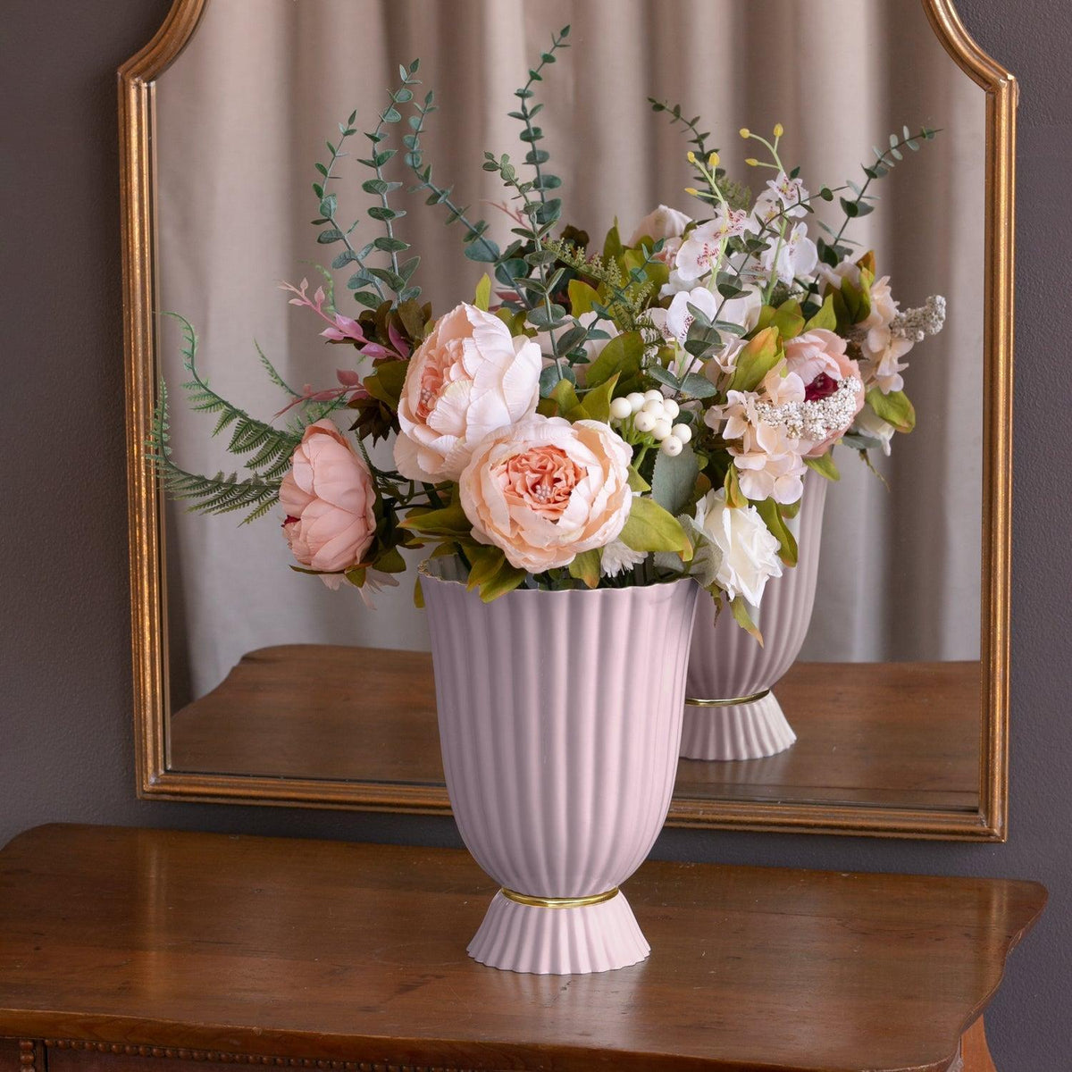 Encanto Vienna Medium Vase (Camellia White) - Vase Detail | Bone & Brass