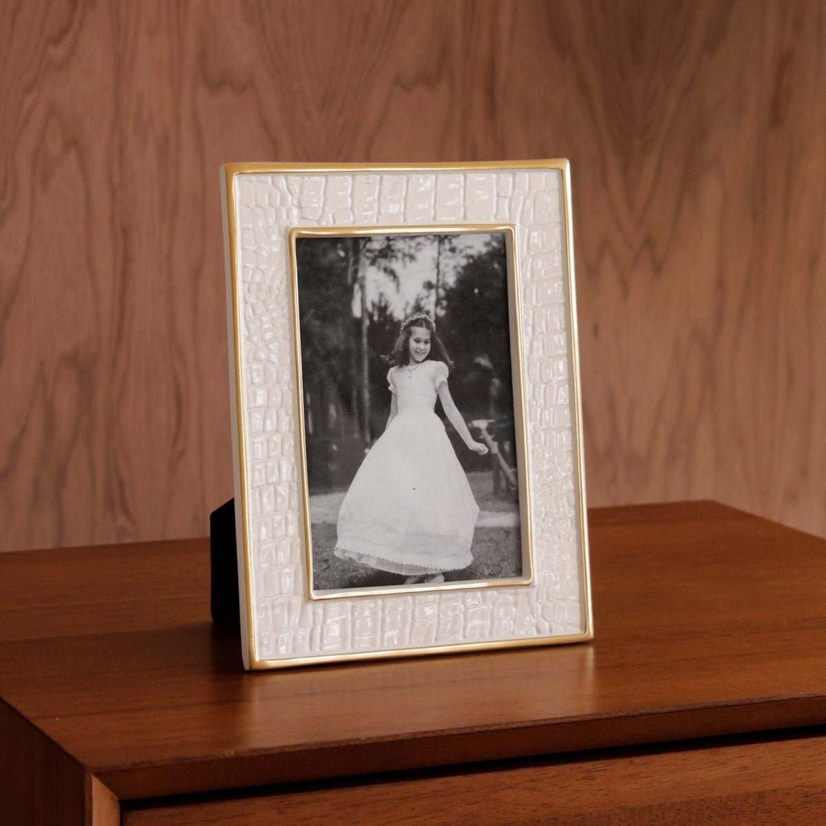 Frame Encanto Croc 4 x 6 Cream - Frame Side View | Bone & Brass