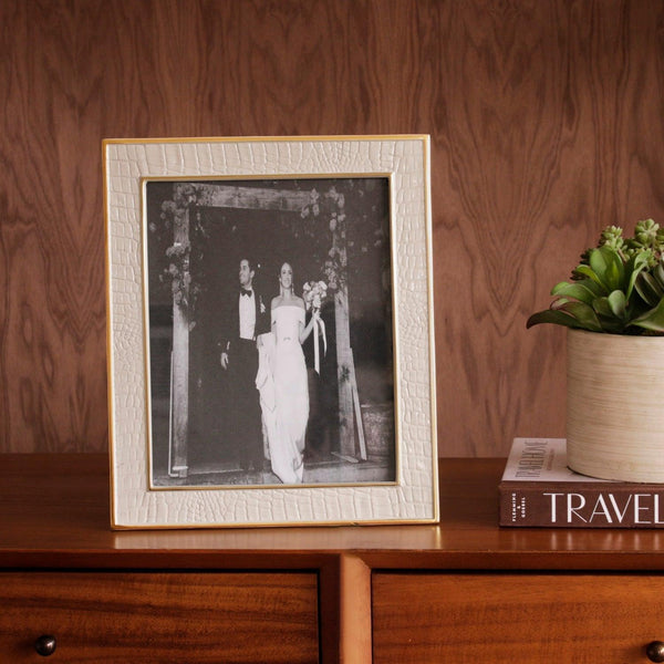 Frame Encanto Croc 8 x 10 Cream - Frame Detail | Bone & Brass
