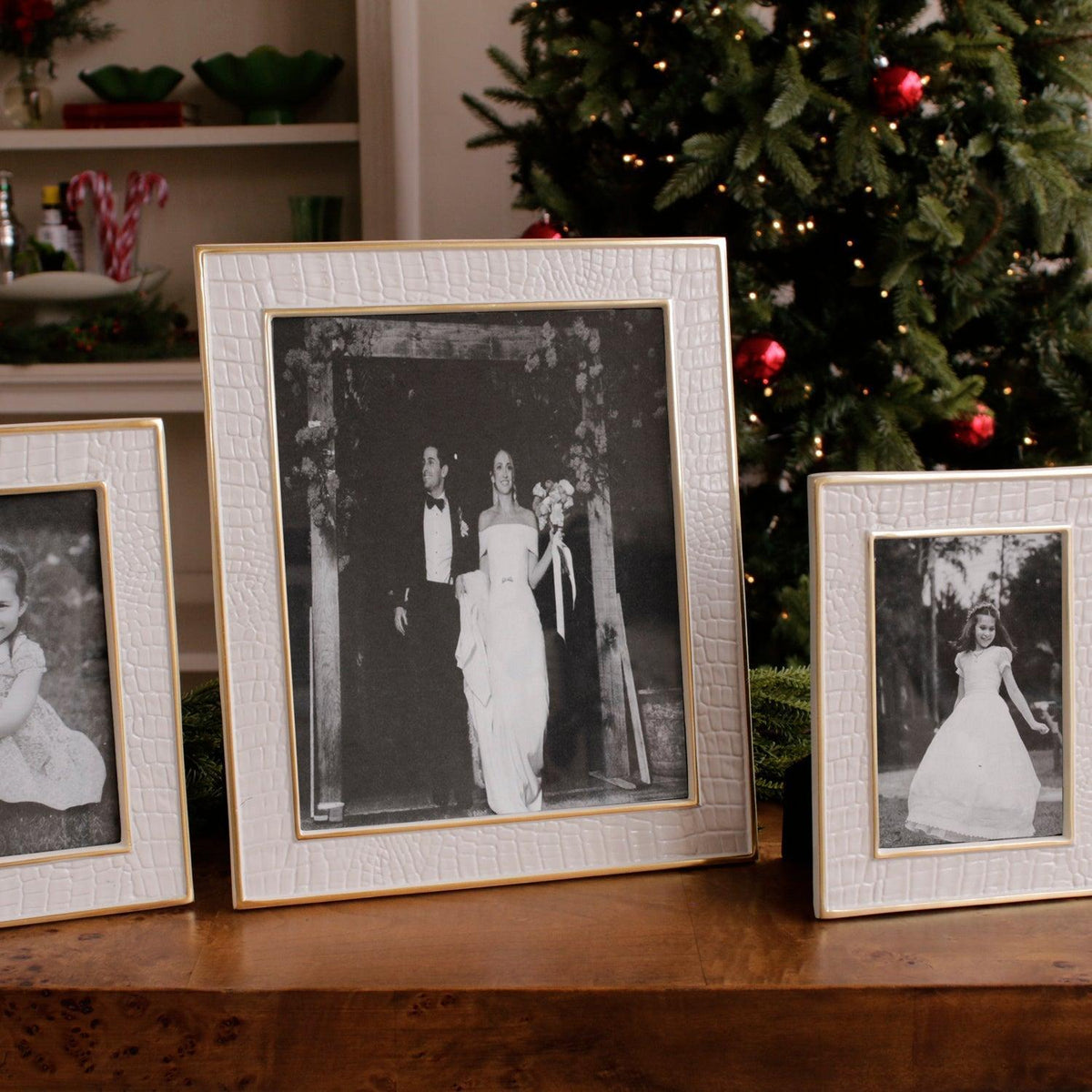 Frame Encanto Croc 8 x 10 Cream - Frame Detail | Bone & Brass
