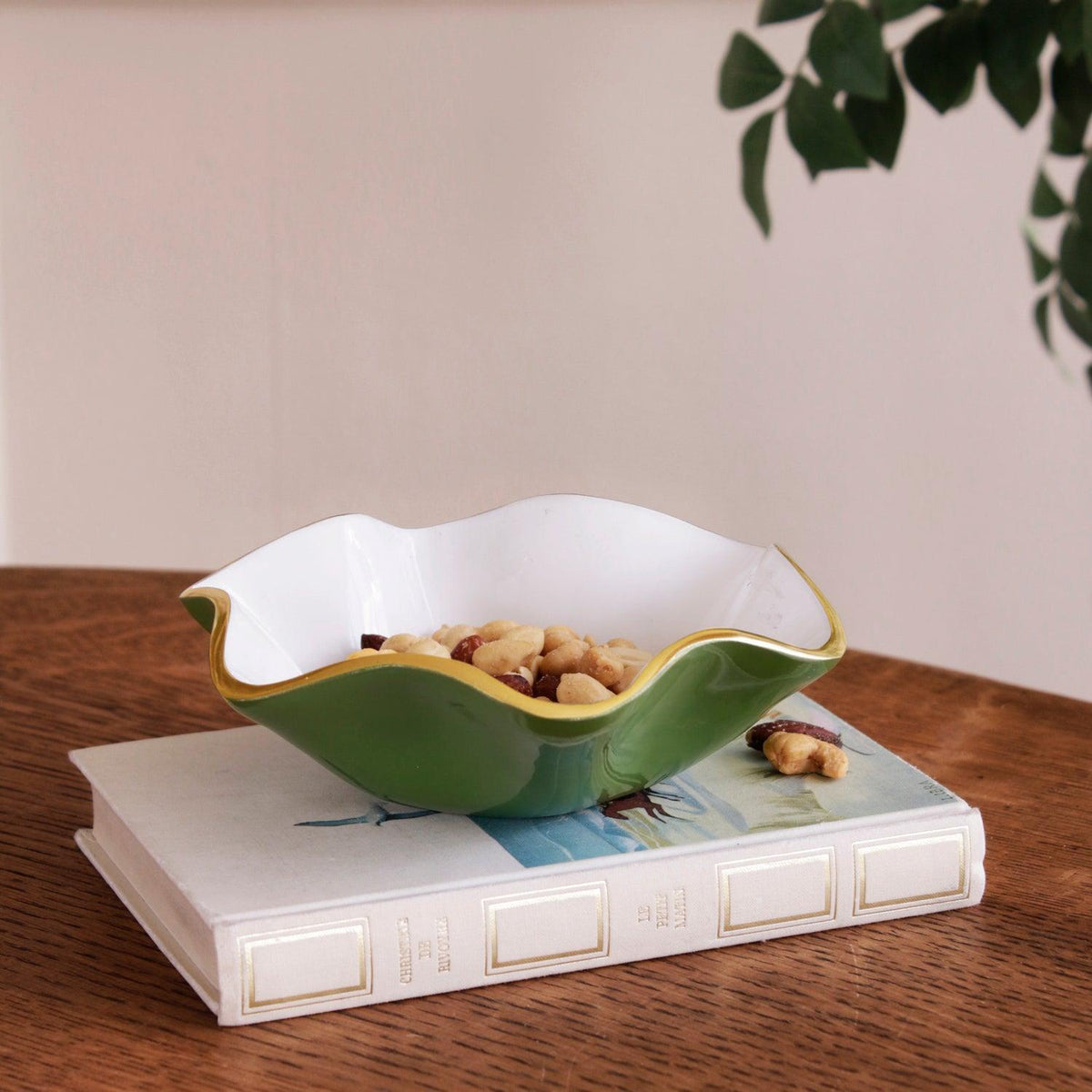 Encanto Carola Small Round Bowl Leaf Green White - Bowl Detail | Bone & Brass