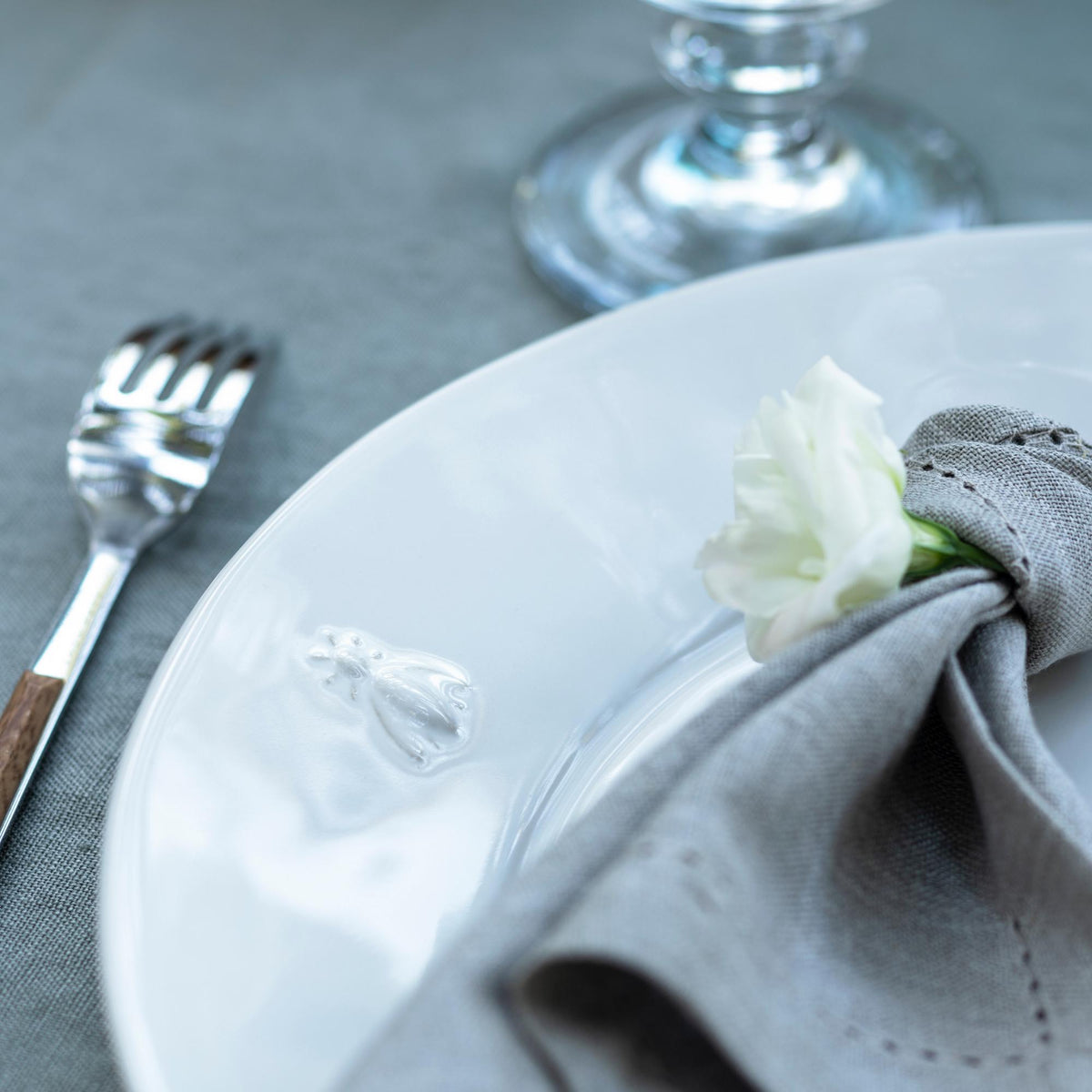 Bee Ceramic Dinner Plate Set- 4 - Detail View | Bone & Brass
