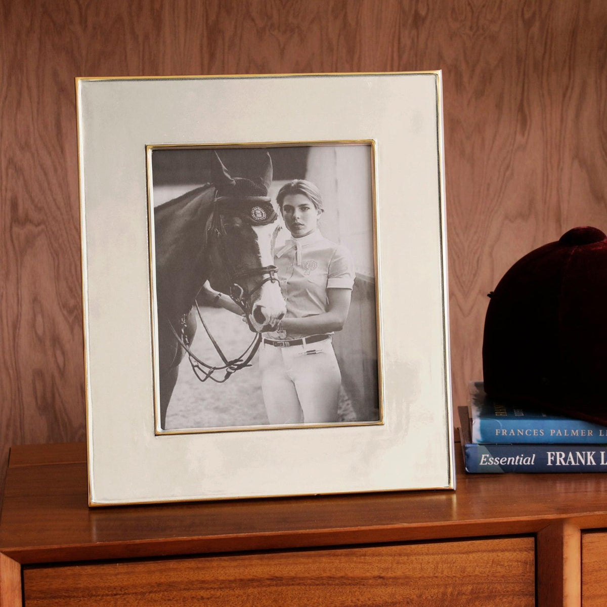 Frame Encanto Jason 8 x 10 Cream - Frame Corner Detail | Bone & Brass