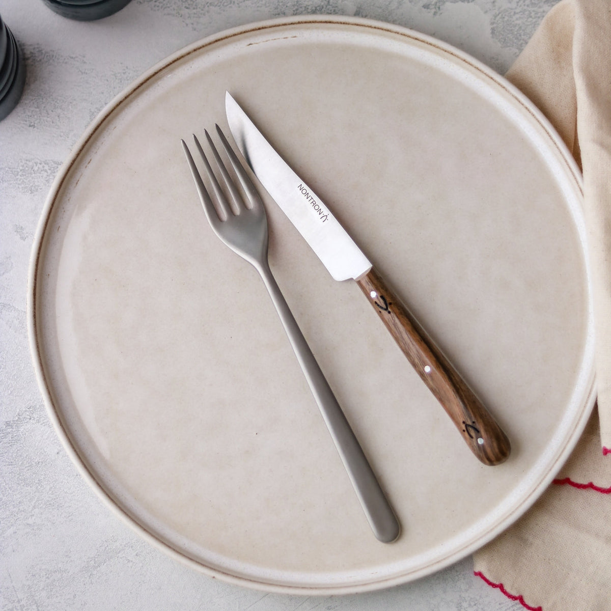 Nontron Steak Knives & Flatware Sets Burled Walnut