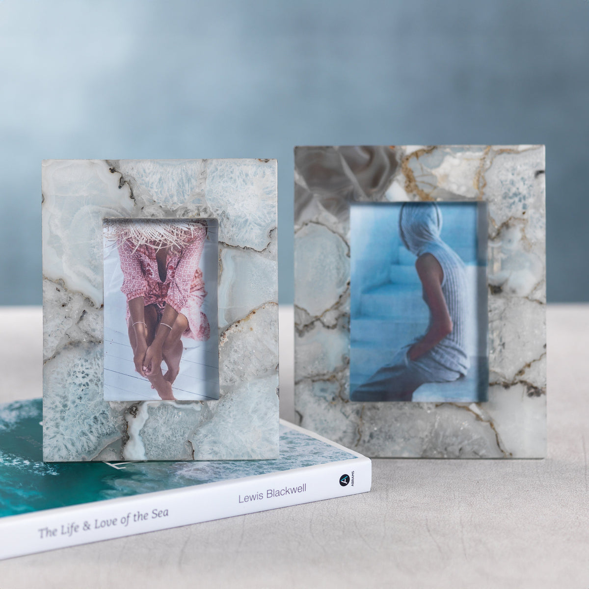 Preto Agate Photo Frame - 4x6 - Frame Side View | Bone & Brass