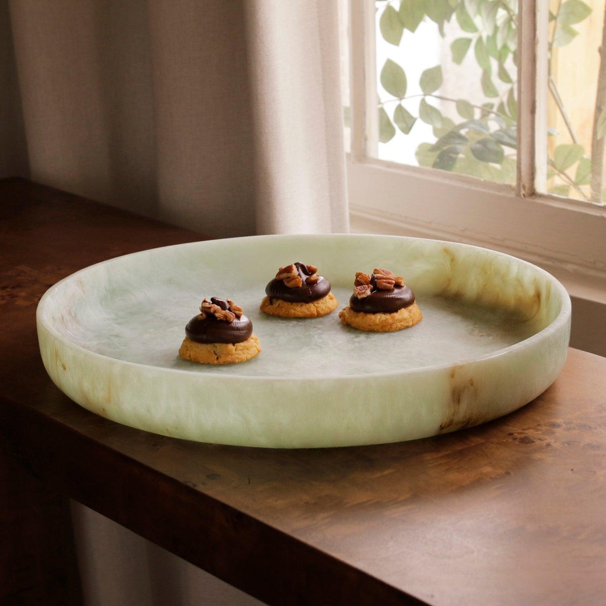 Resin Giada Round Tray Jade Swirl - Tray Side View | Bone & Brass