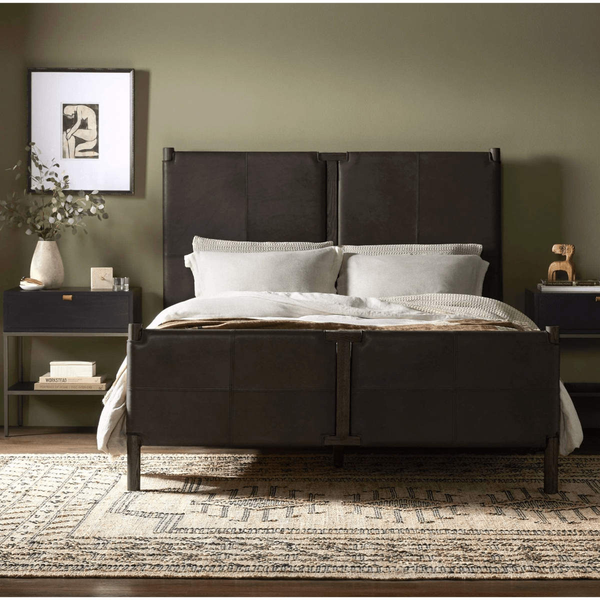 Salton Black Wood & Leather Bed