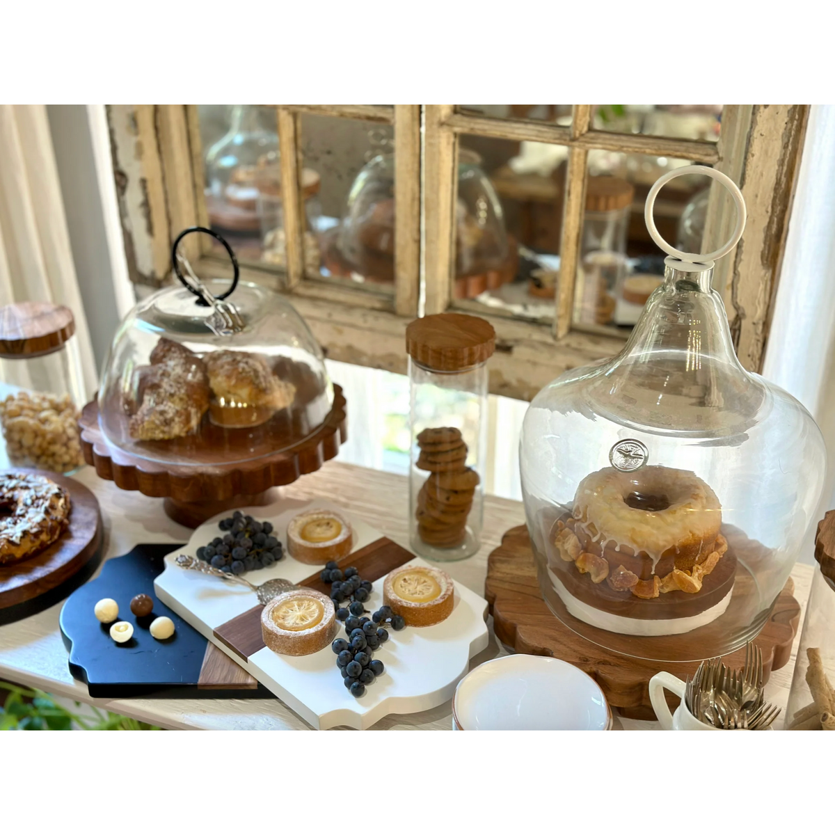 Round Scalloped Wood Charcuterie Board