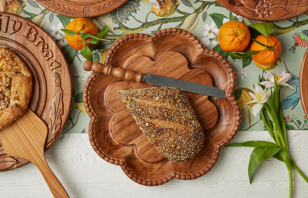 Vintage English Bread Board, Medium Scalloped