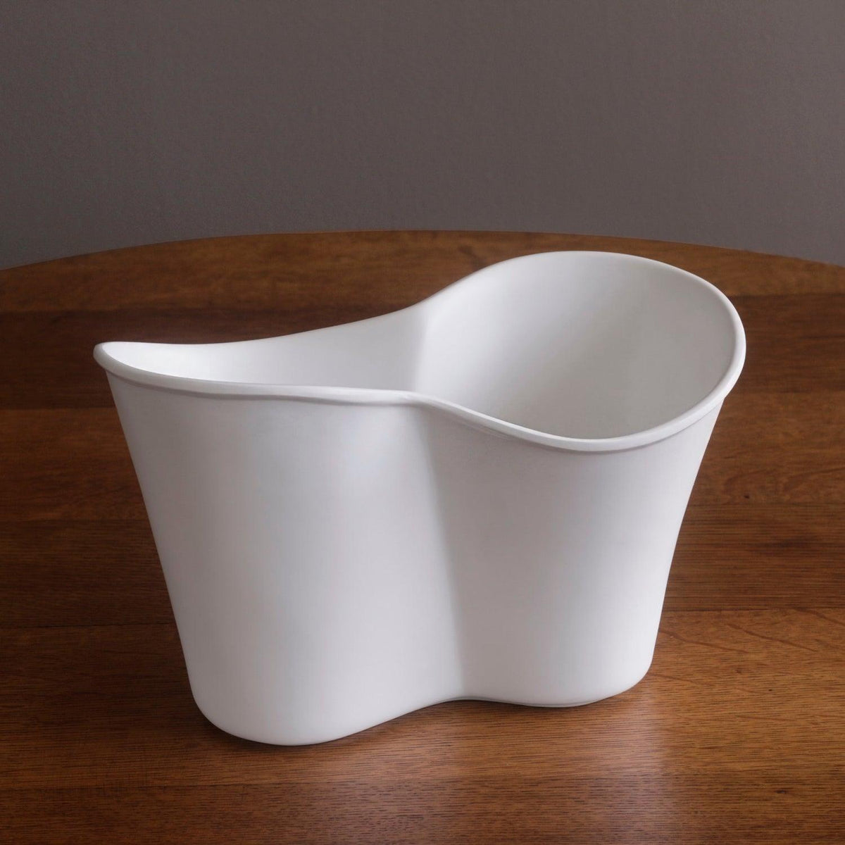 Vida Nube Double Ice Bucket (White) - Ice Bucket Handle Detail | Bone & Brass