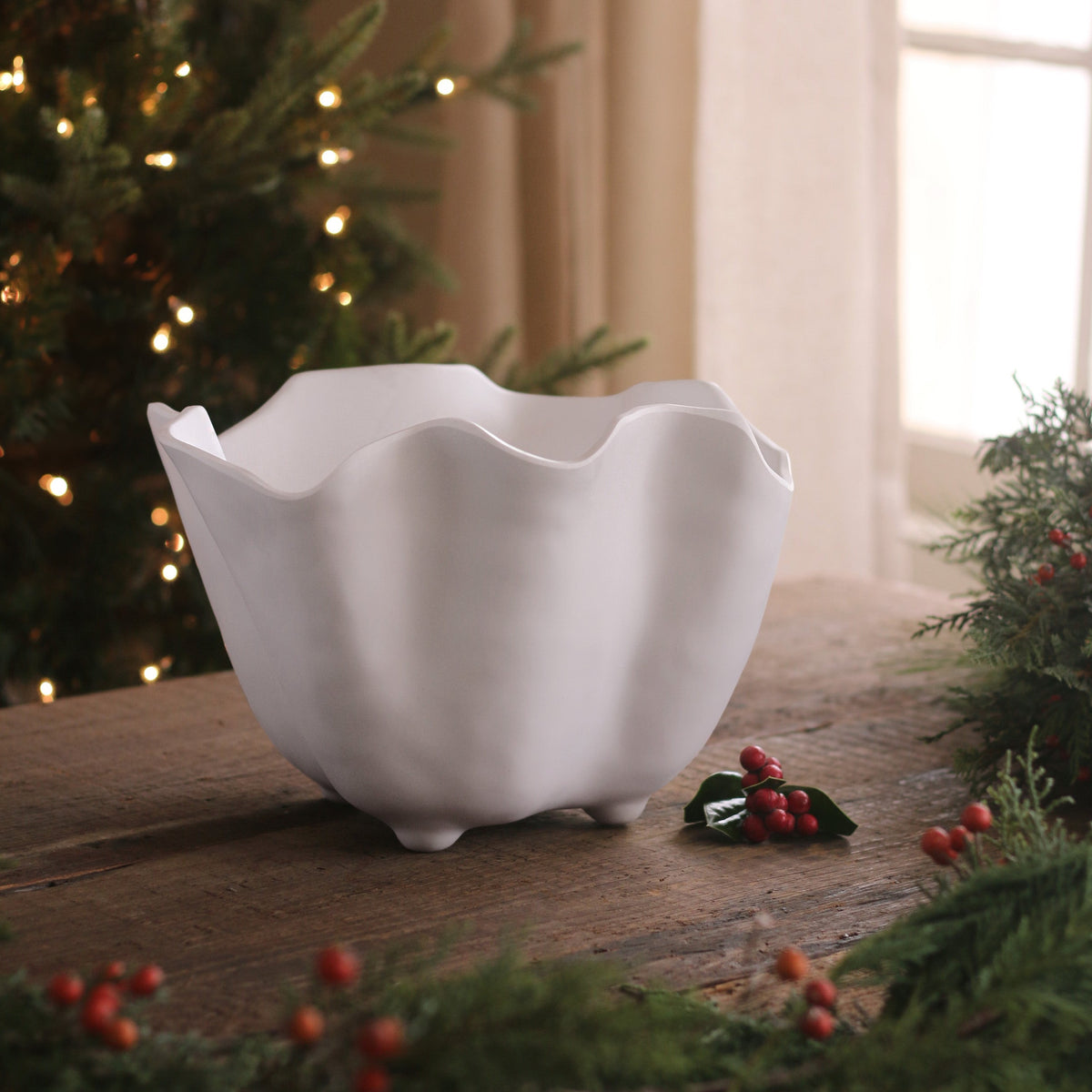 Vida Nube White Scalloped Ice Bucket - Ice Bucket Handle Detail | Bone & Brass