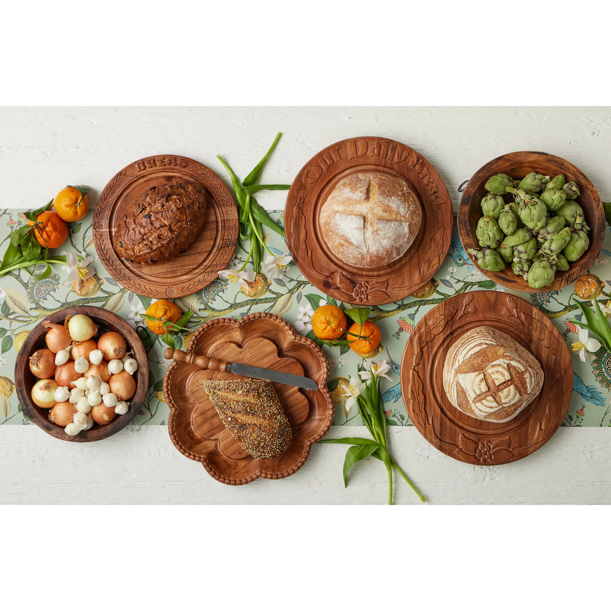 Vintage English Bread Board, Medium Scalloped