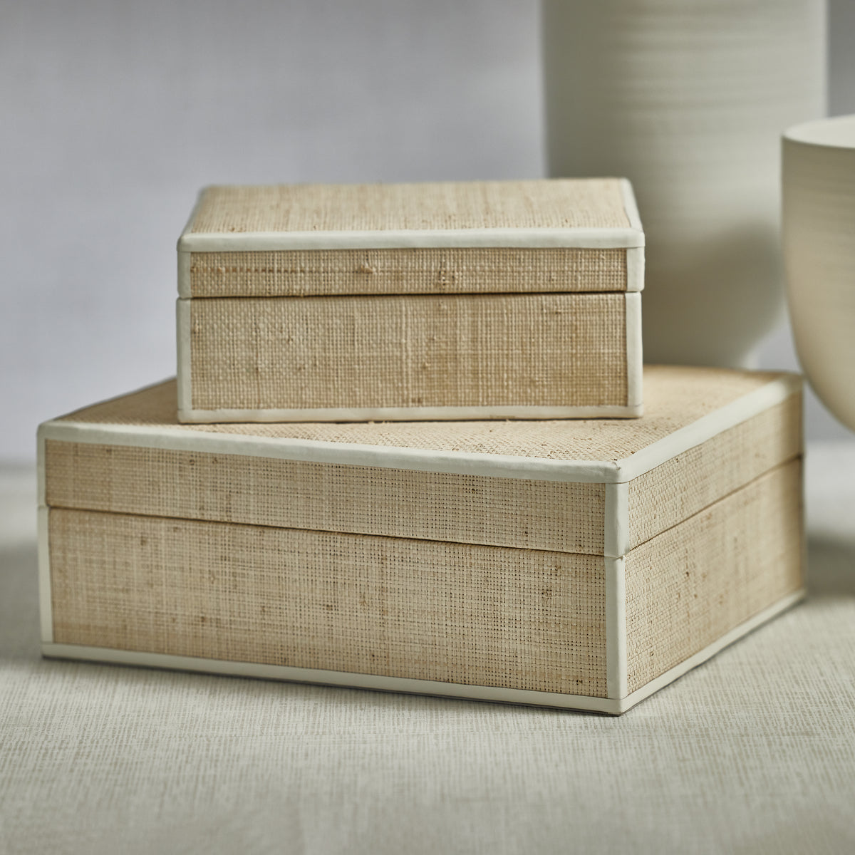 Reggio Natural Fiber Raffia Decorative Box 