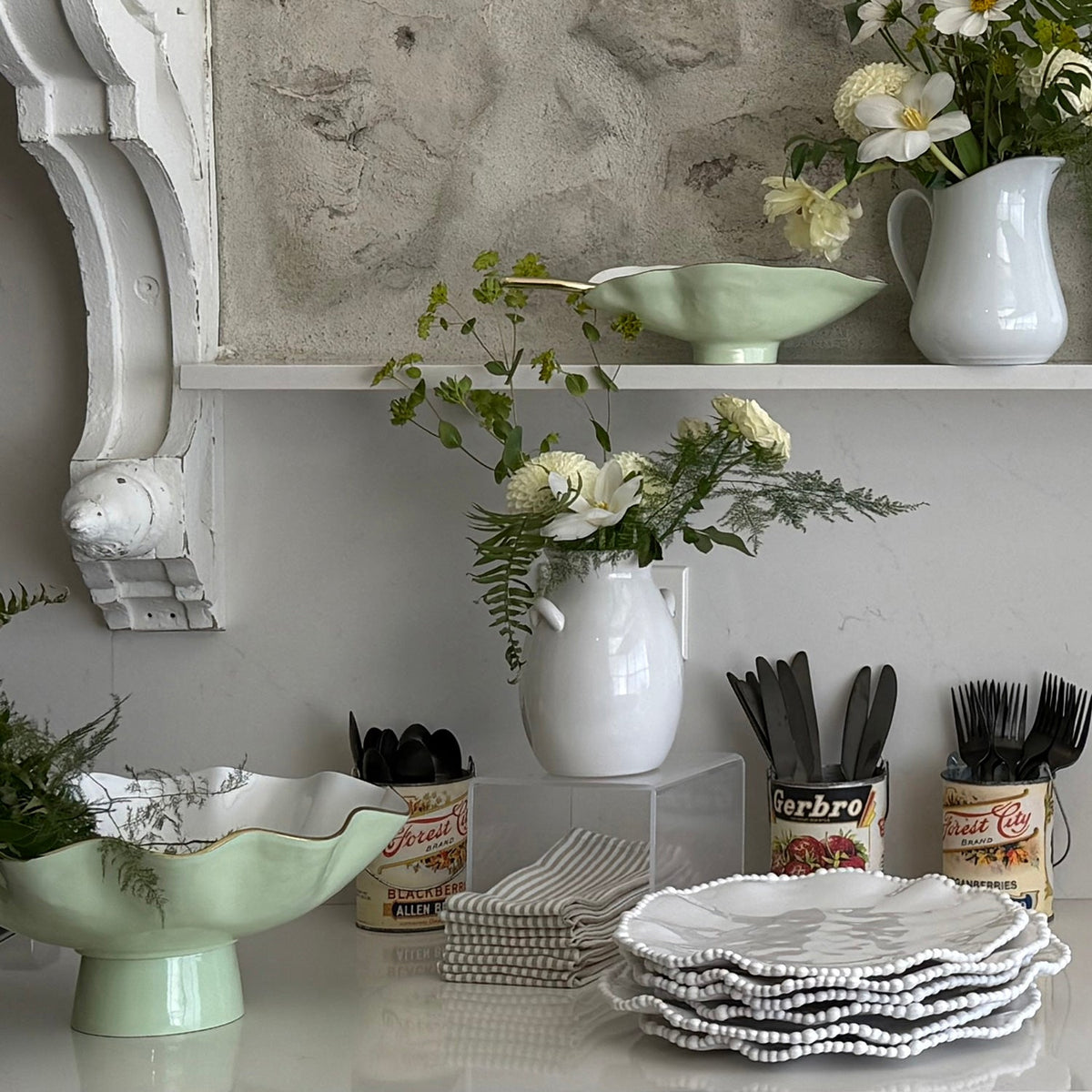 Encanto Carola Large Pedestal (Pistachio White) - Bowl Detail | Bone & Brass