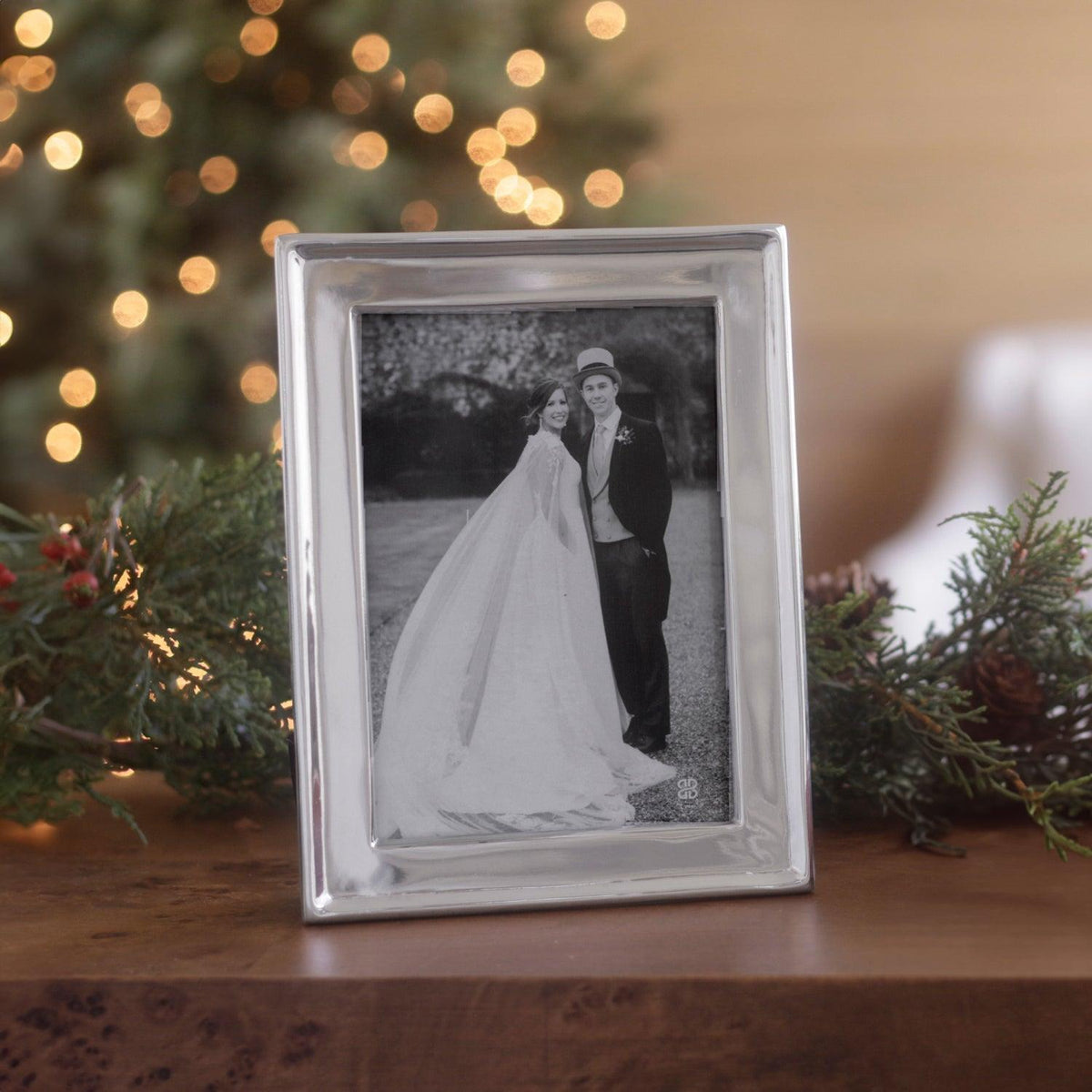 Giftables Jason 5 x 7 Vertical Frame - Frame View | Bone & Brass