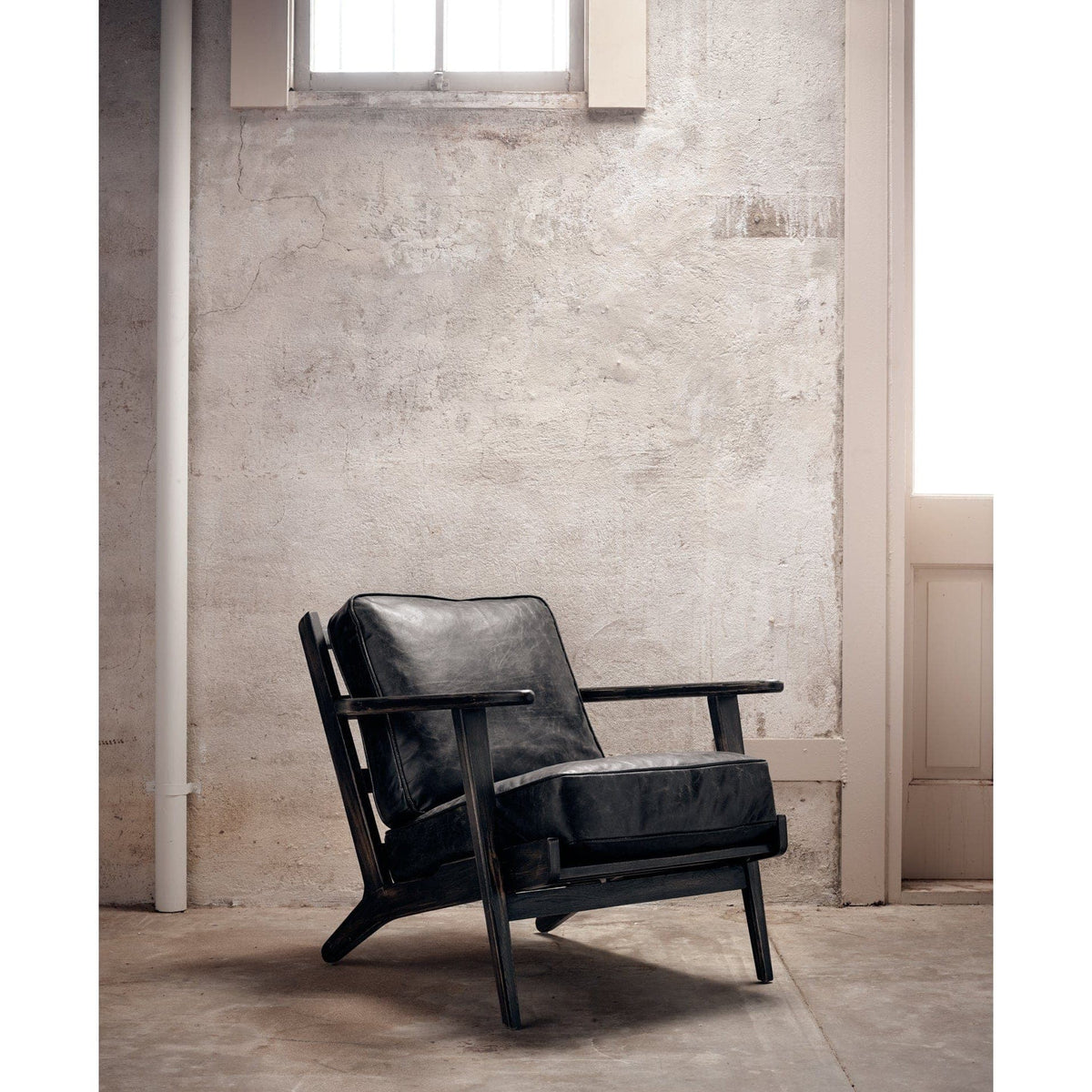 Bryne Rialto Ebony Lounge Chair